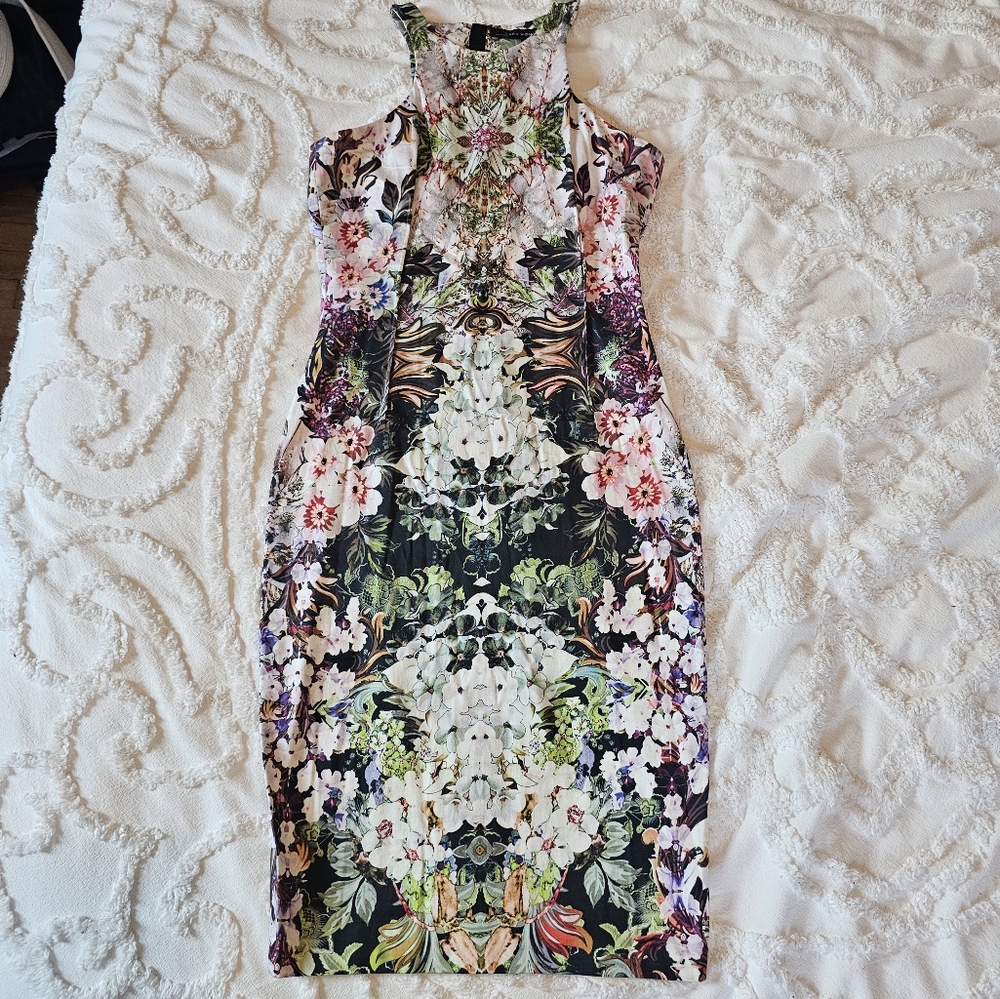 Zara Form Fitting Dress Sleeveless Colorful floral Size small
